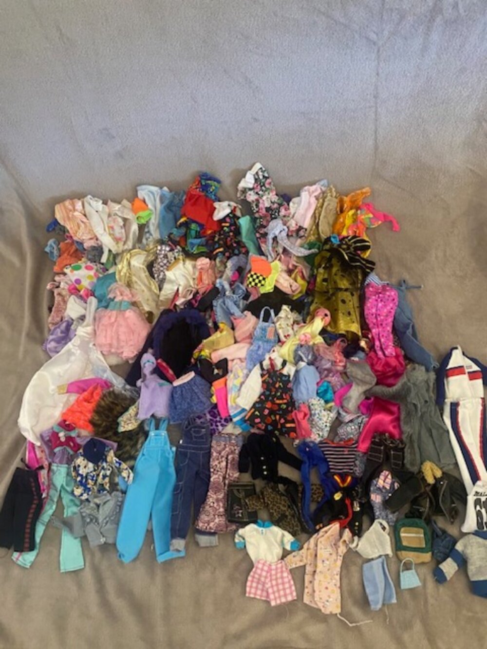 Barbie & Friends Clothes Lot. VTG and Newer. 100+ Pieces